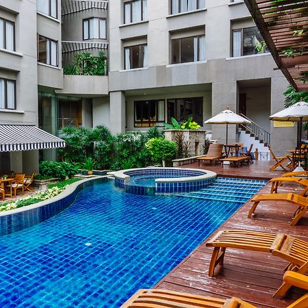 Silom Serene A Boutique Hotel Бангкок Экстерьер фото